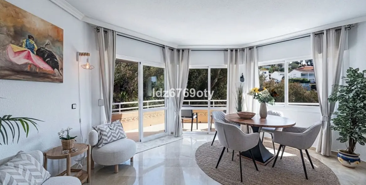 Продажа апартаментов на среднем этаже в Benalmadena Costa 5