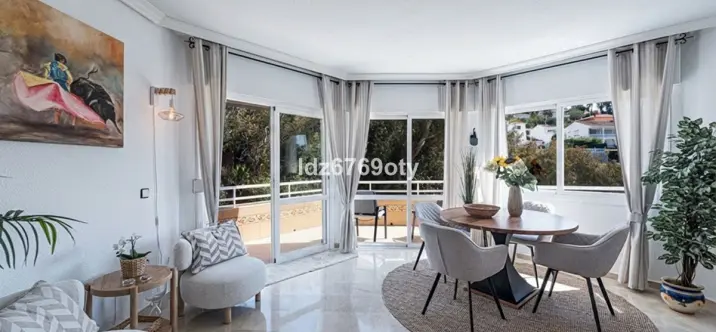 Sale of middle floor apartment in Benalmadena Costa 4