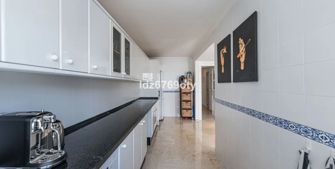 Продажа апартаментов на среднем этаже в Benalmadena Costa 9