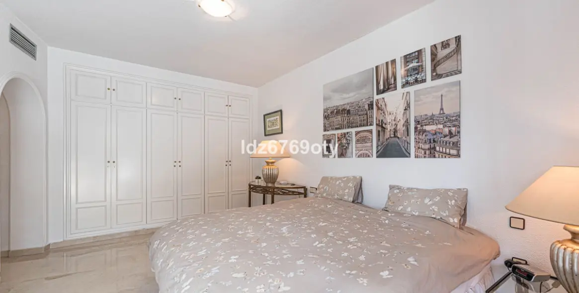 Продажа апартаментов на среднем этаже в Benalmadena Costa 14