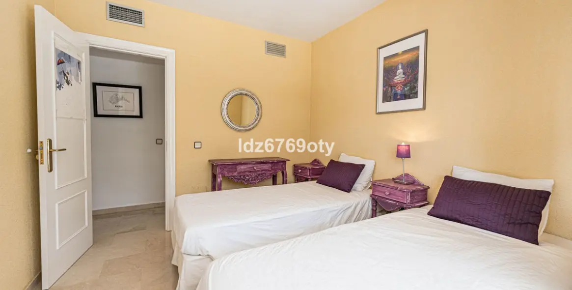 Продажа апартаментов на среднем этаже в Benalmadena Costa 22