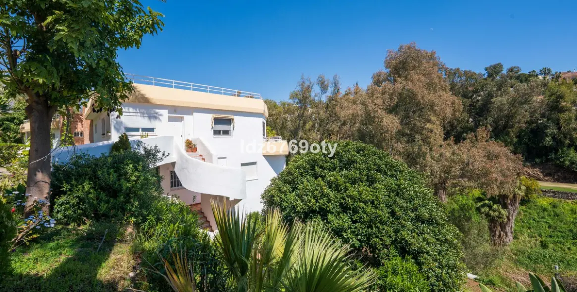 Продажа апартаментов на среднем этаже в Benalmadena Costa 29