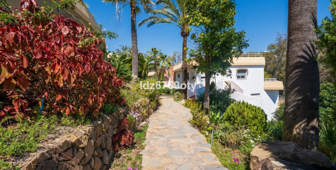 Продажа апартаментов на среднем этаже в Benalmadena Costa 30