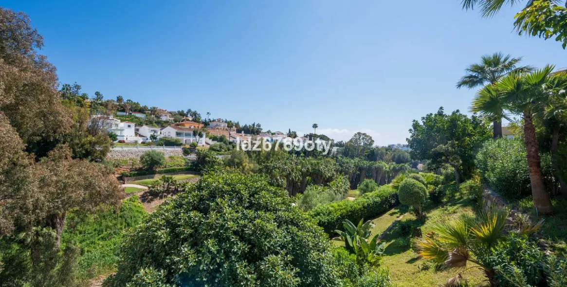 Продажа апартаментов на среднем этаже в Benalmadena Costa 31