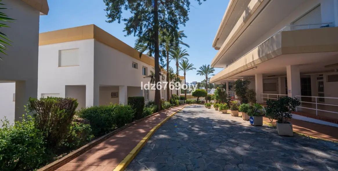 Продажа апартаментов на среднем этаже в Benalmadena Costa 35