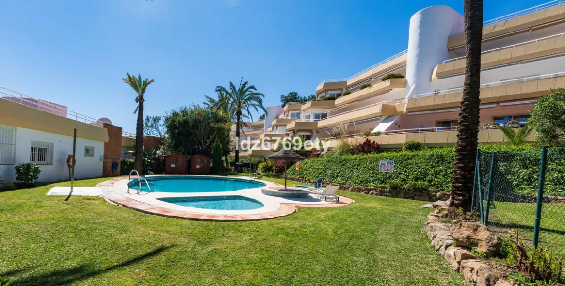 Продажа апартаментов на среднем этаже в Benalmadena Costa 41