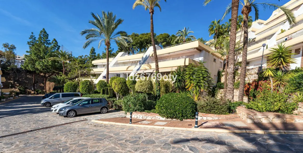 Продажа апартаментов на среднем этаже в Benalmadena Costa 43