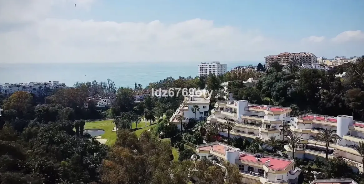 Продажа апартаментов на среднем этаже в Benalmadena Costa 49