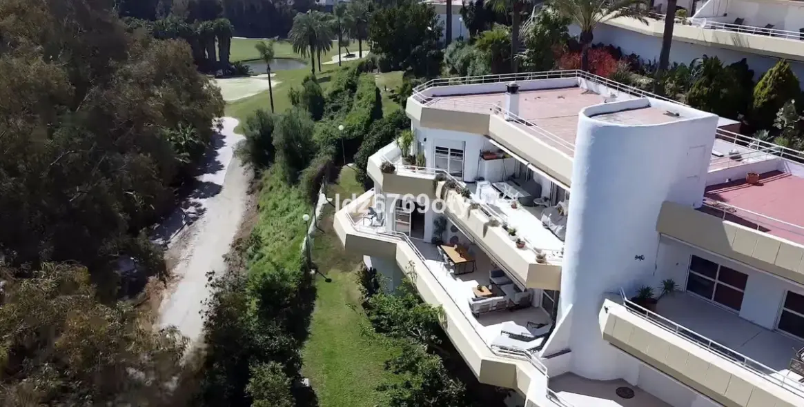 Продажа апартаментов на среднем этаже в Benalmadena Costa 52