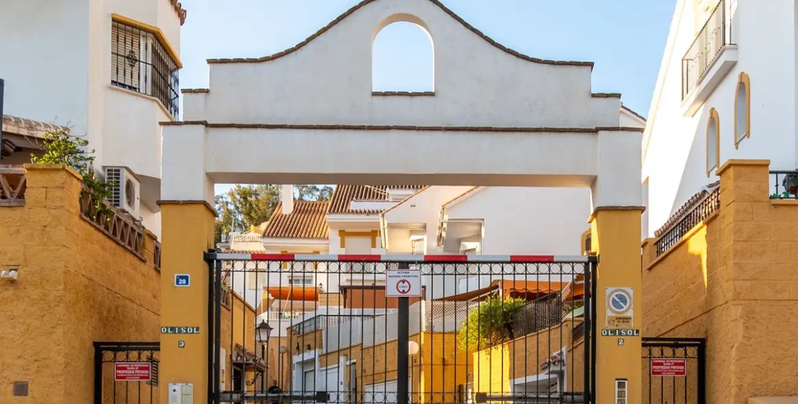 Sale of townhouse in Sierrezuela 31