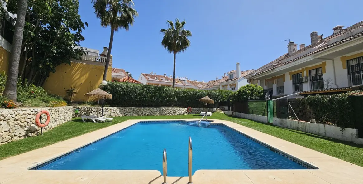 Sale of townhouse in Sierrezuela 32