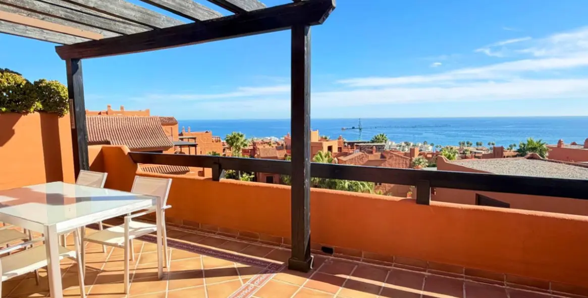 Venta de ático en Estepona 1