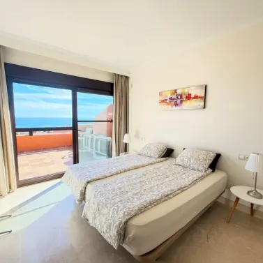 Продажа пентхауса в Estepona