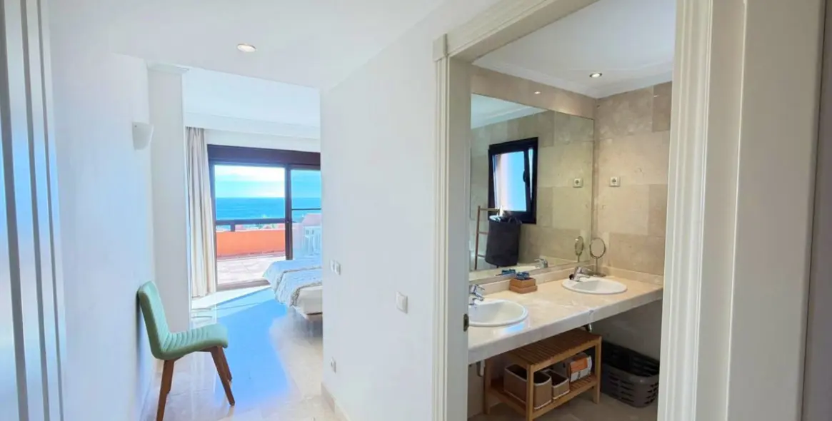 Venta de ático en Estepona 22