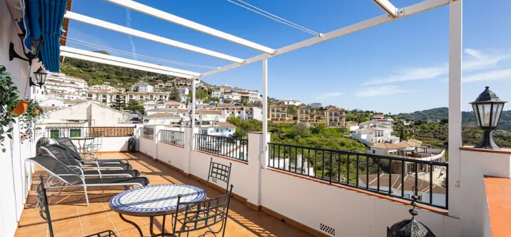 Sale of townhouse in Canillas de Albaida 0