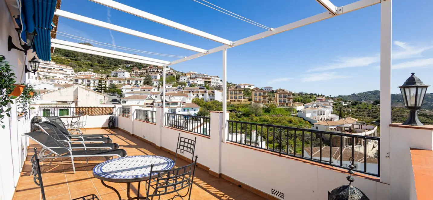 Sale of townhouse in Canillas de Albaida 0