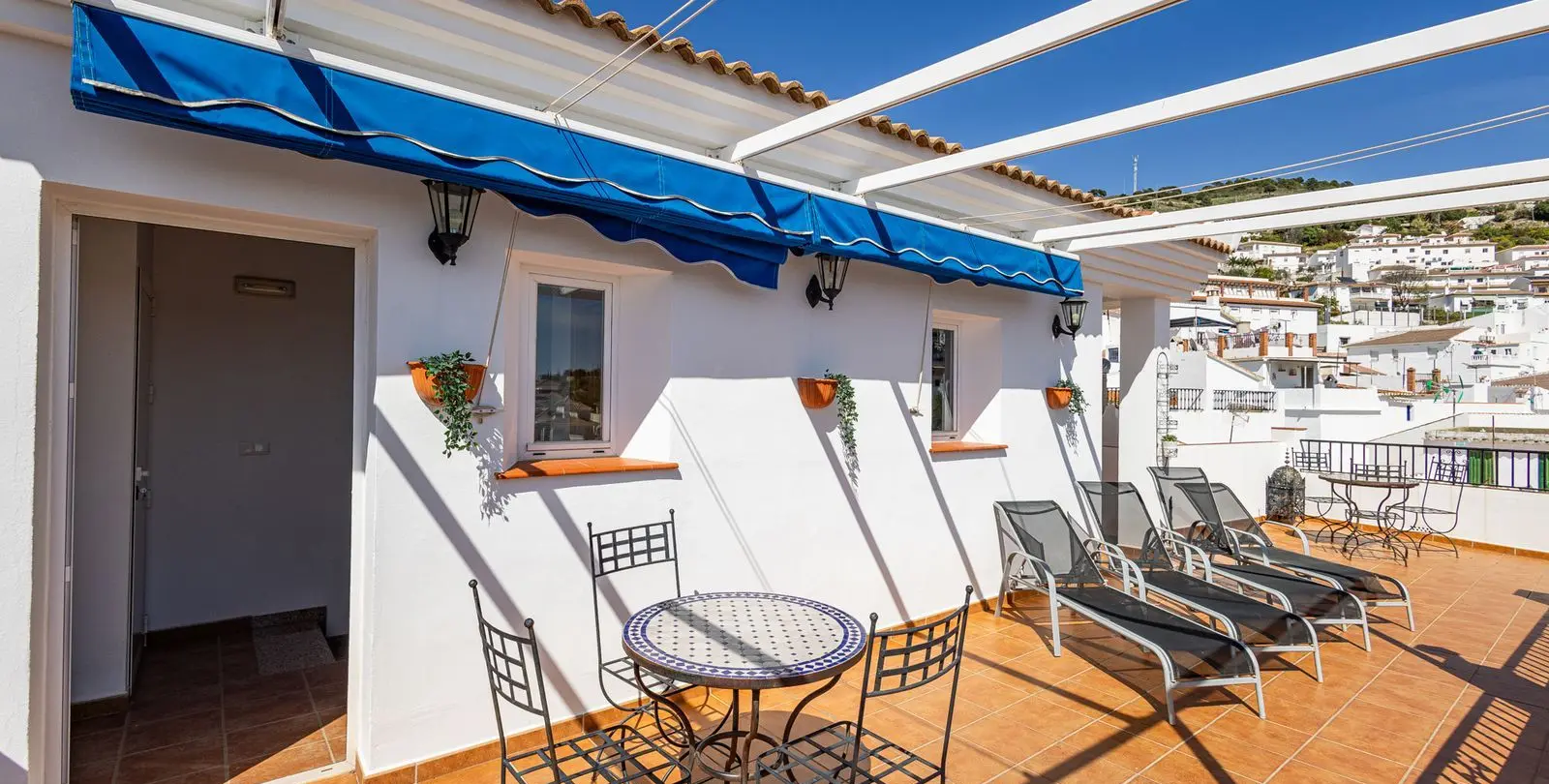 Sale of townhouse in Canillas de Albaida 3