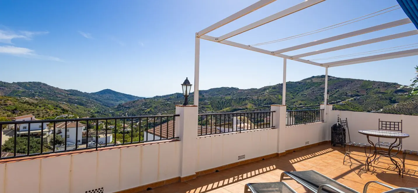 Sale of townhouse in Canillas de Albaida 4