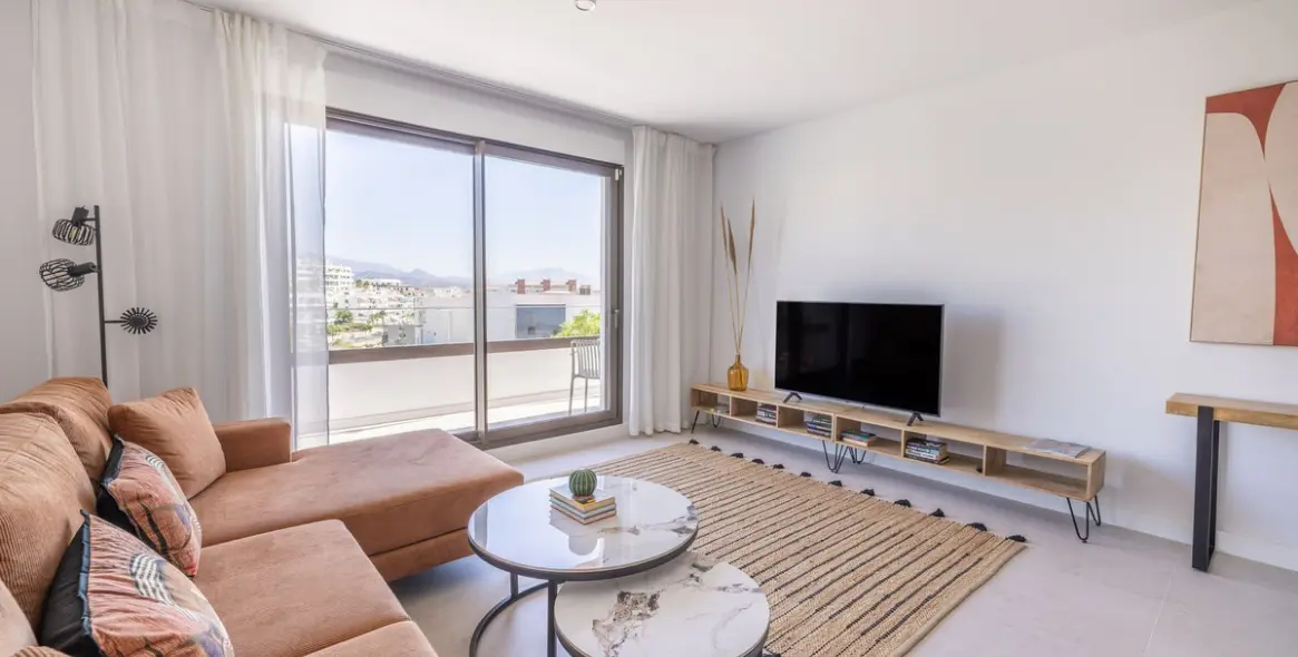 Sale of middle floor apartment in Estepona 6