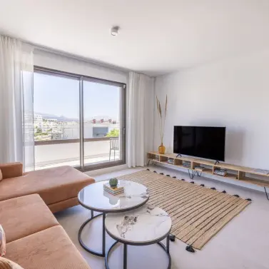 Venta de apartamento en planta media en Estepona