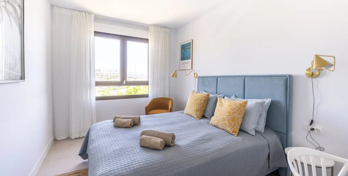 Sale of middle floor apartment in Estepona 11