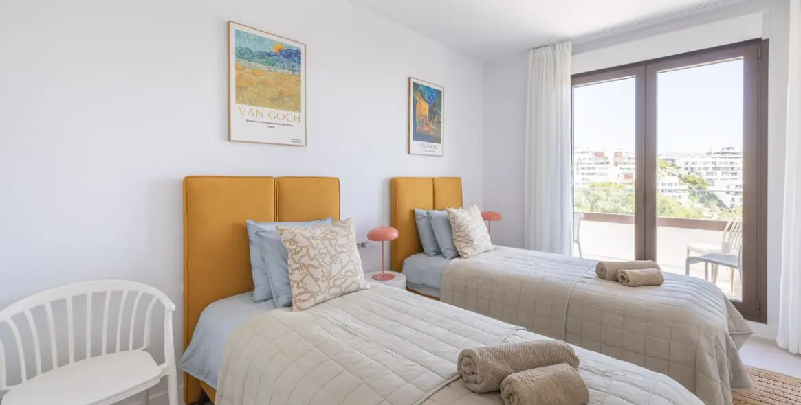 Sale of middle floor apartment in Estepona 16