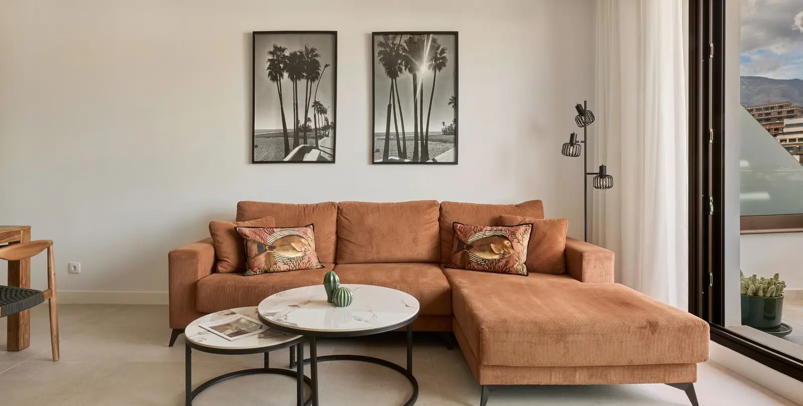 Sale of middle floor apartment in Estepona 6
