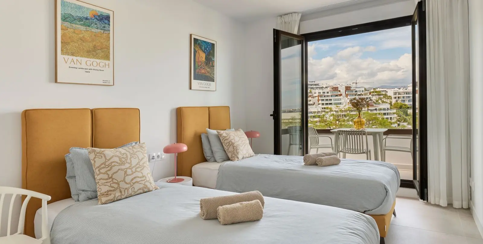 Sale of middle floor apartment in Estepona 12