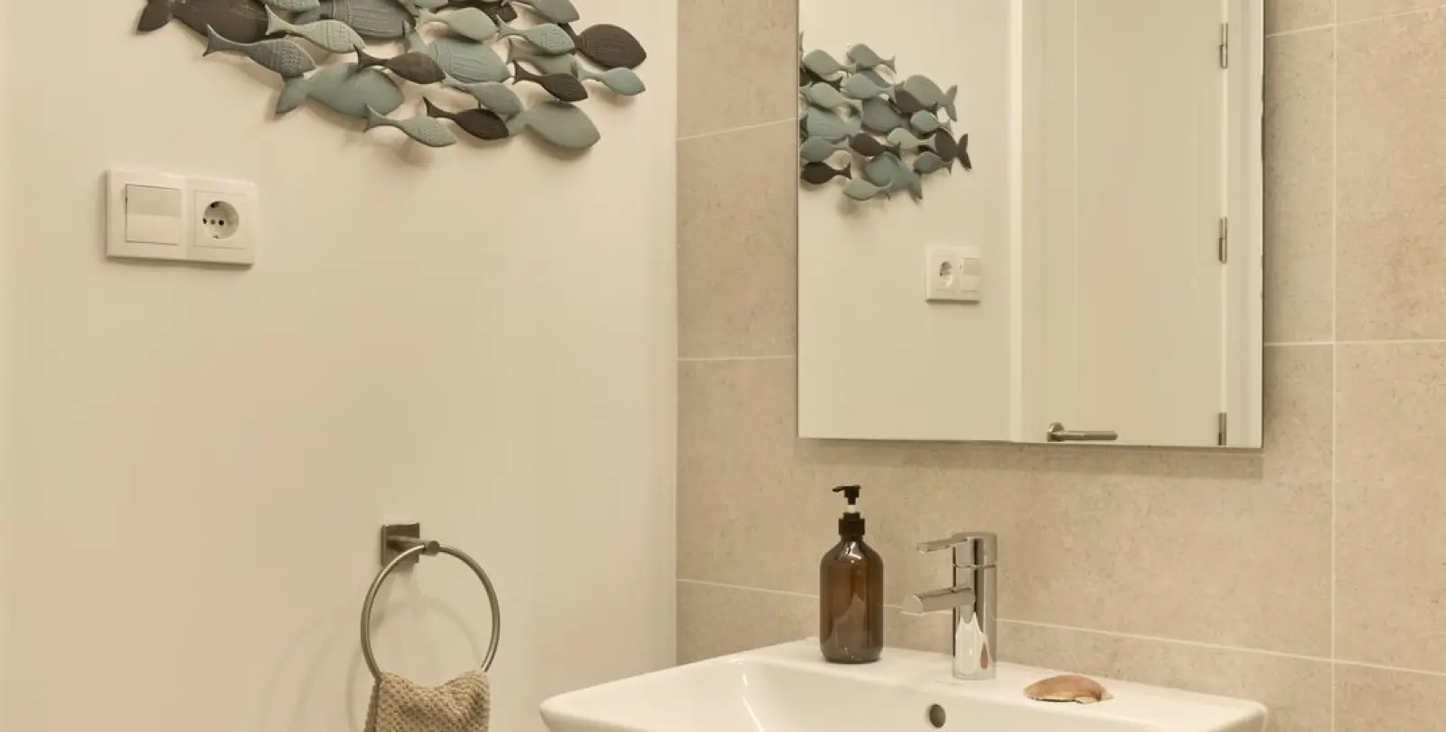 Sale of middle floor apartment in Estepona 15