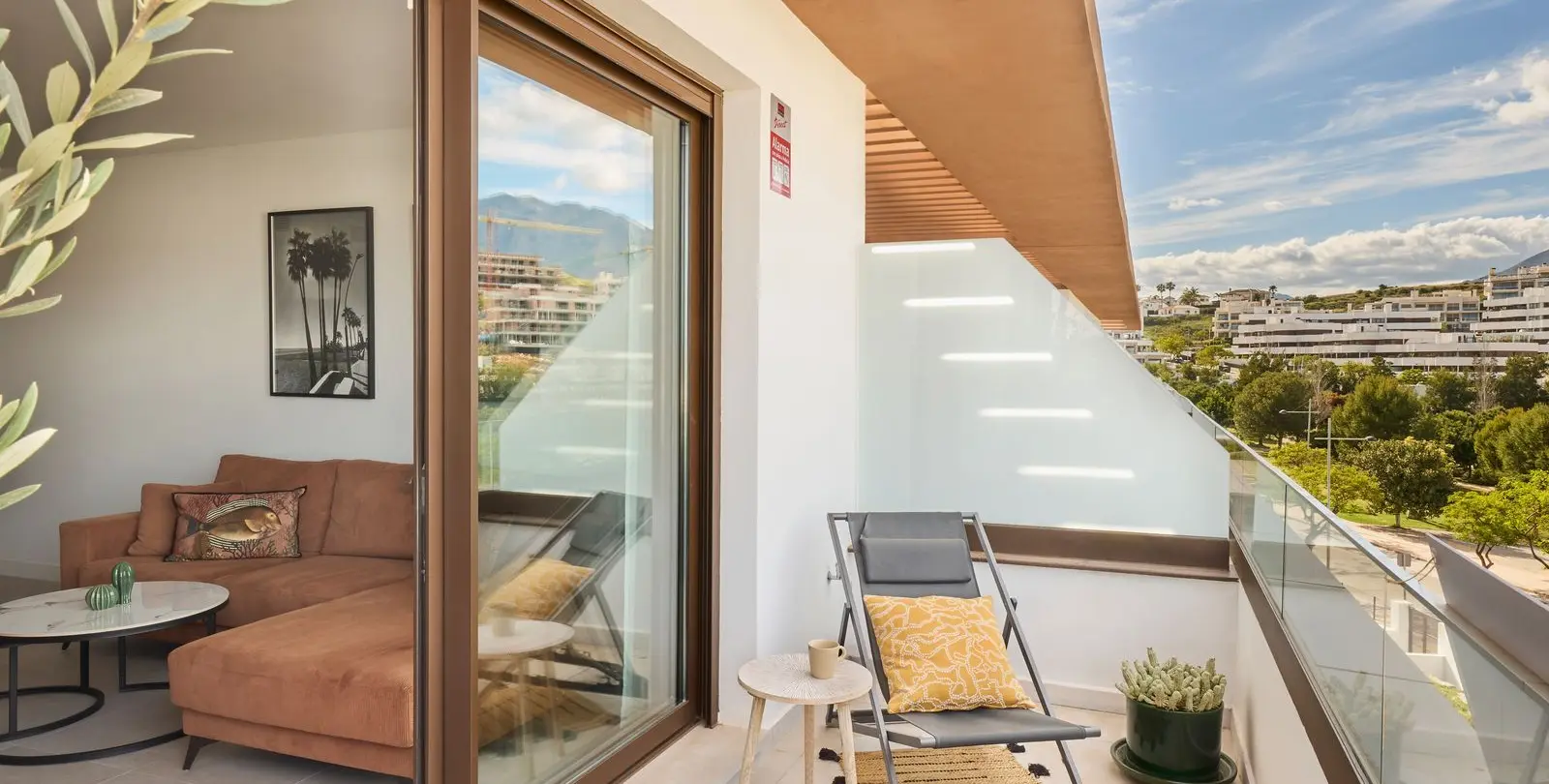 Sale of middle floor apartment in Estepona 18