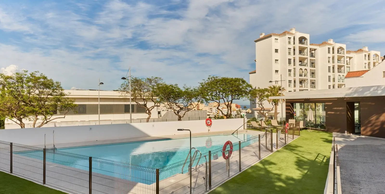 Sale of middle floor apartment in Estepona 21