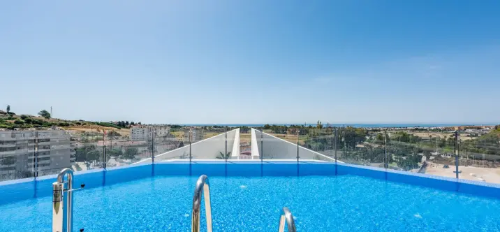 Sale of middle floor apartment in Nueva Andalucía 0