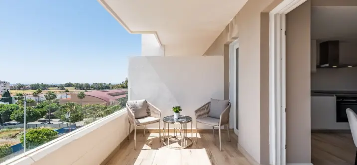 Sale of middle floor apartment in Nueva Andalucía 1