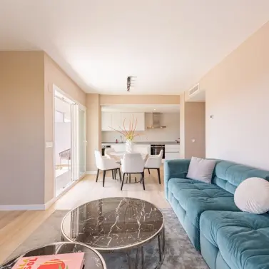 Sale of middle floor apartment in Nueva Andalucía