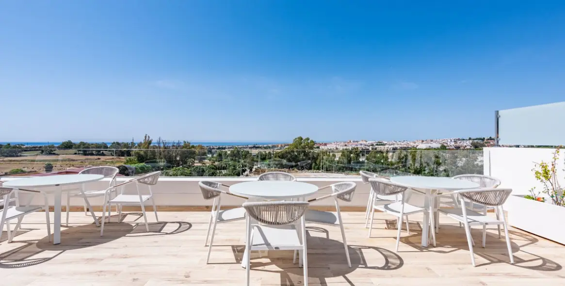 Продажа апартаментов на среднем этаже в Nueva Andalucía 23