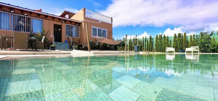 Sale of detached villa in Estepona 0