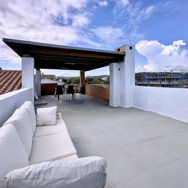 Sale of detached villa in Estepona