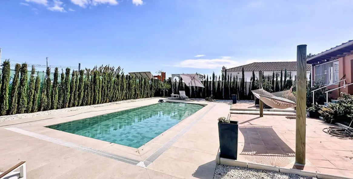 Sale of detached villa in Estepona 5