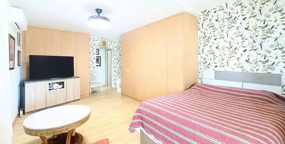 Sale of detached villa in Estepona 11