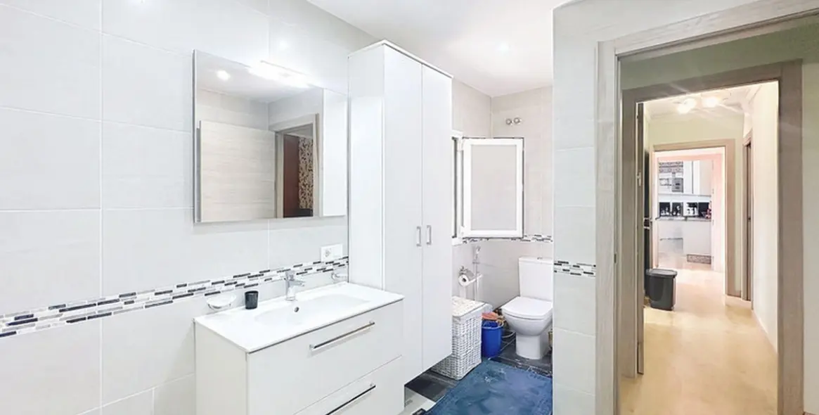 Sale of detached villa in Estepona 21