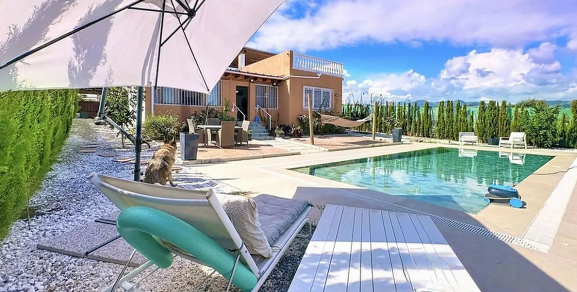 Sale of detached villa in Estepona 29