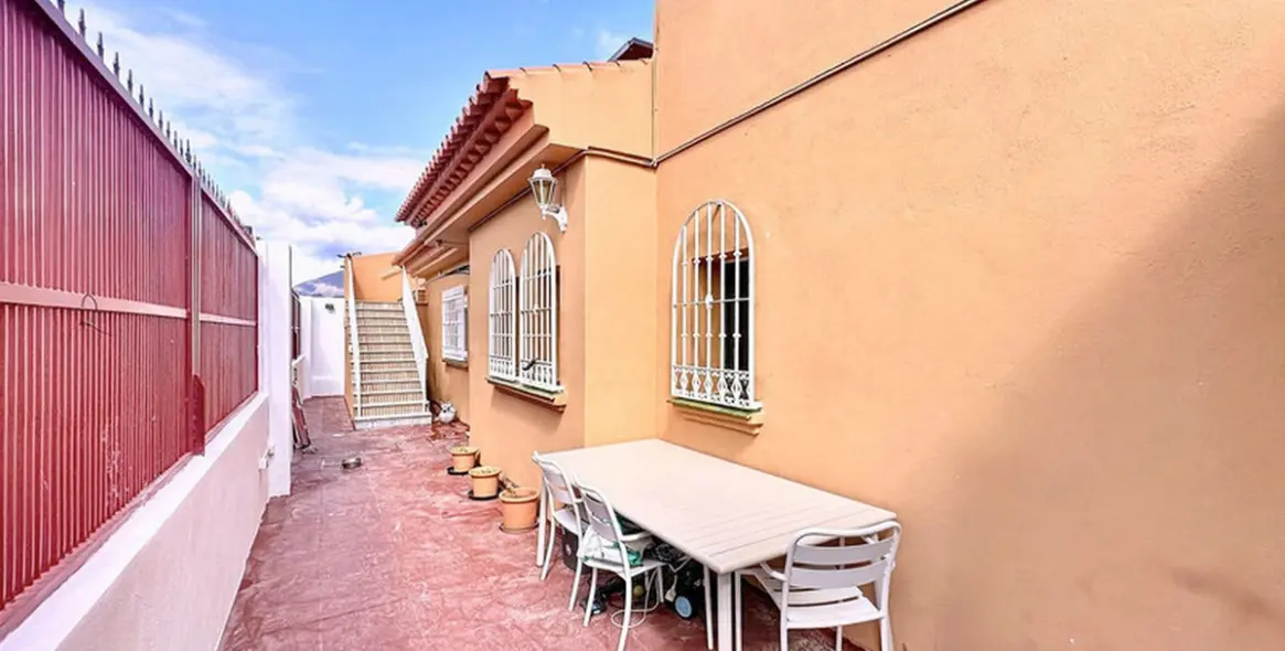 Sale of detached villa in Estepona 31