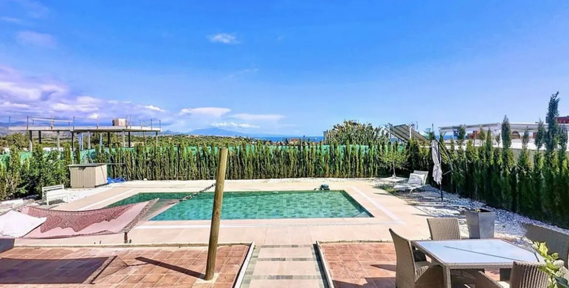 Sale of detached villa in Estepona 60