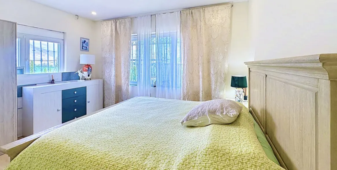 Sale of detached villa in Estepona 66