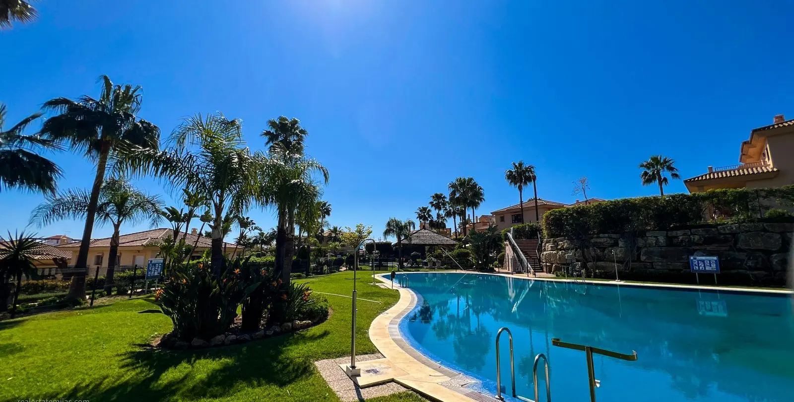 Продажа дома на две семьи в Riviera del Sol 25