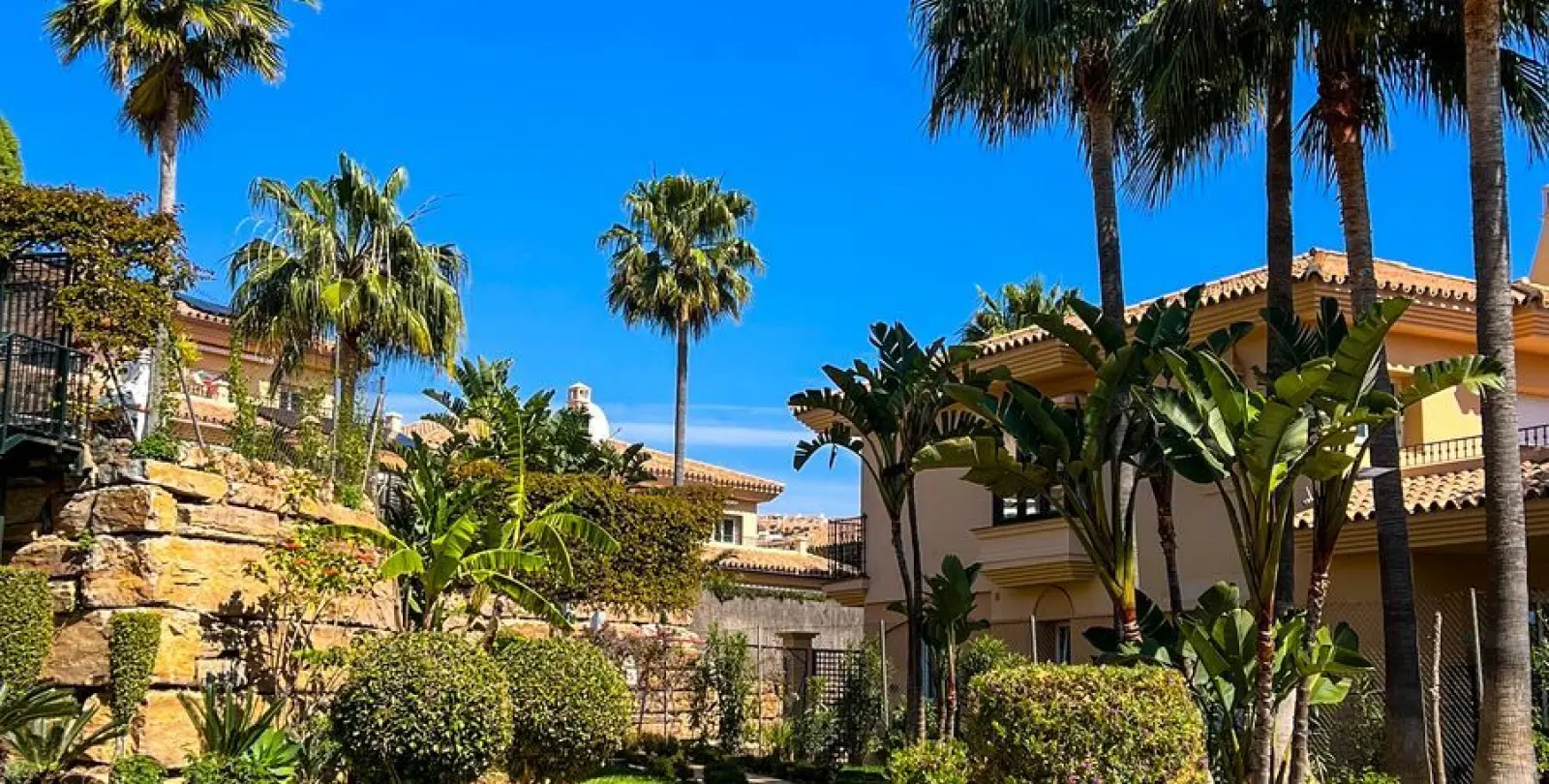 Продажа дома на две семьи в Riviera del Sol 27