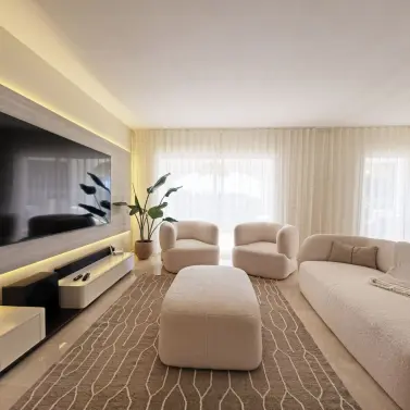 Sale of middle floor apartment in Benahavís