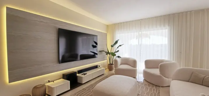 Sale of middle floor apartment in Benahavís 1