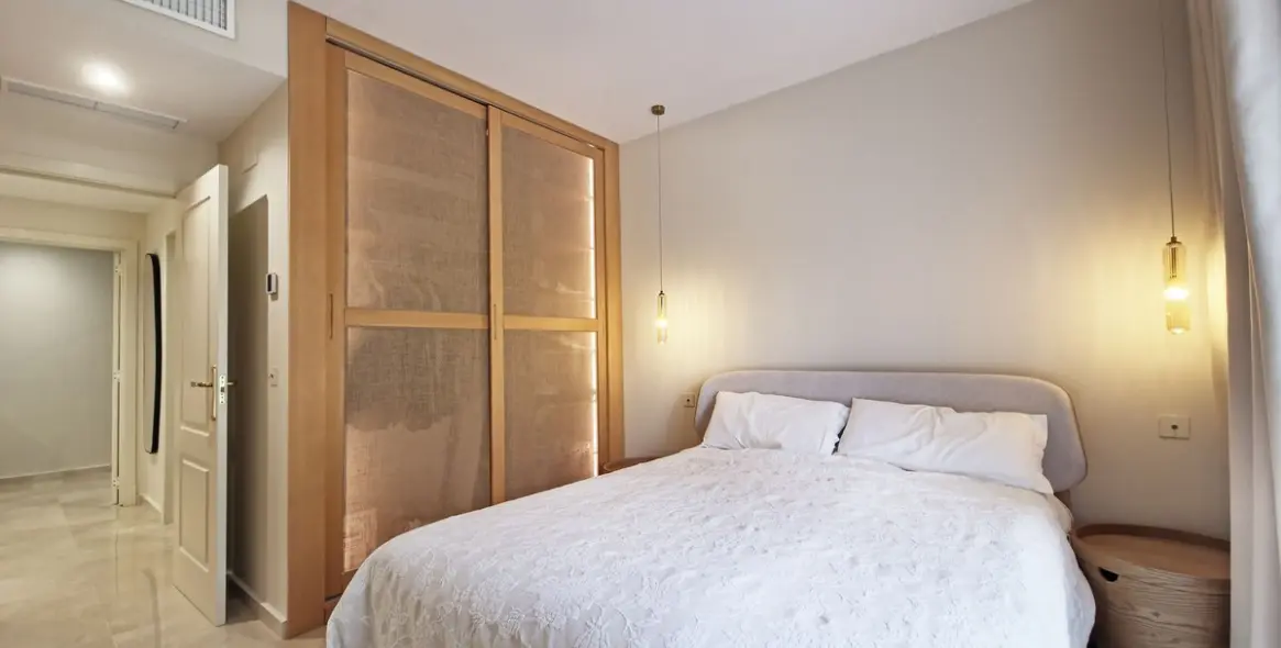 Sale of middle floor apartment in Benahavís 17
