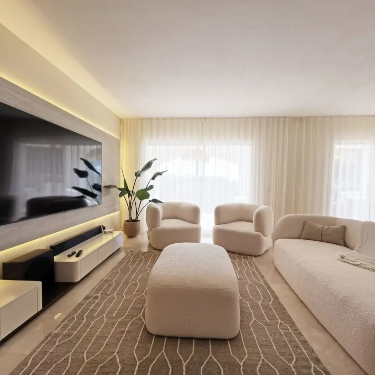 Sale of middle floor apartment in Benahavís